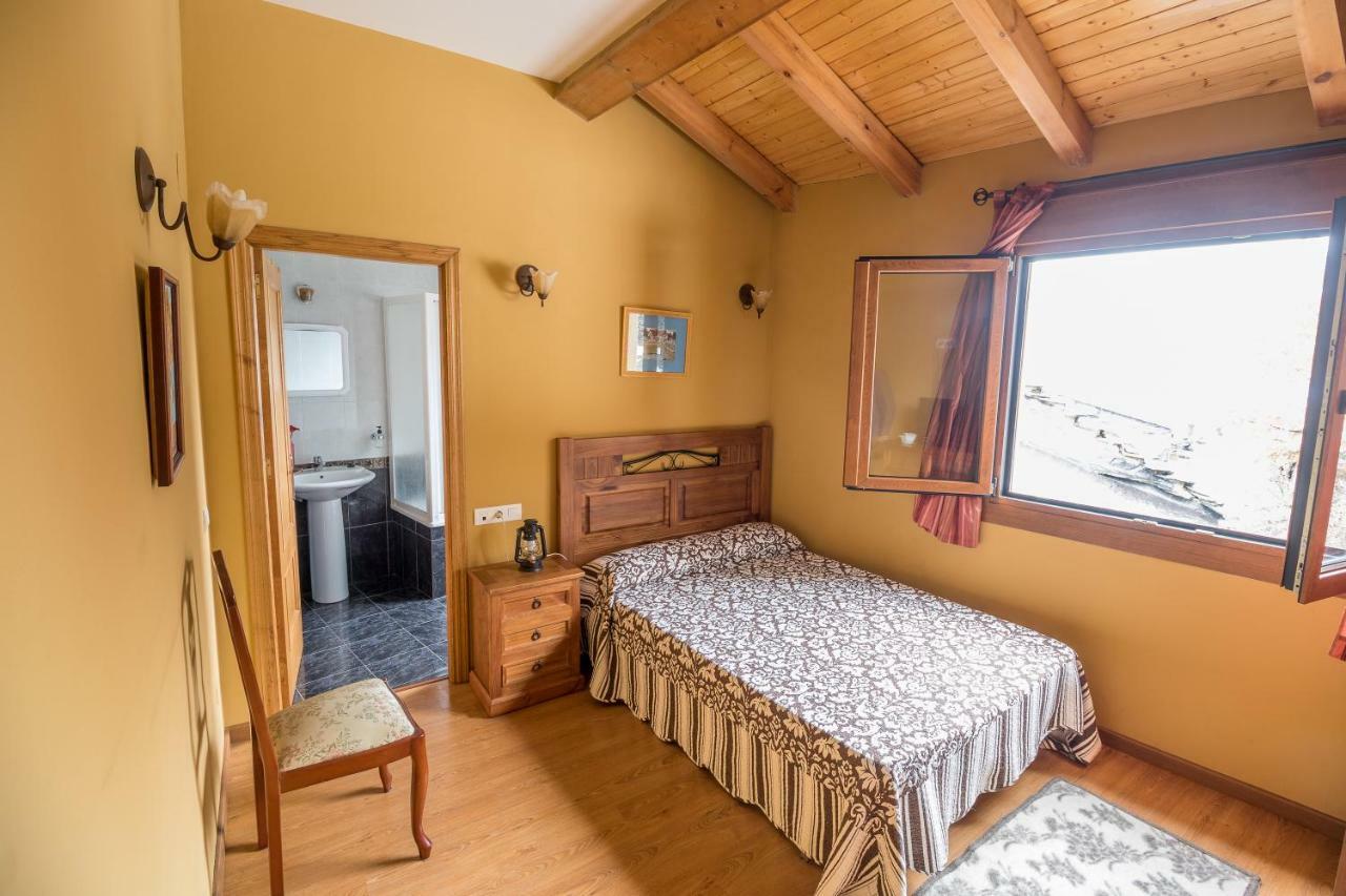 Casa Rural La Fuente Tejedo del Sil Номер фото