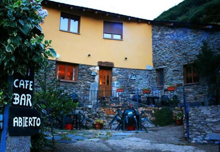 Casa Rural La Fuente Tejedo del Sil Екстер'єр фото
